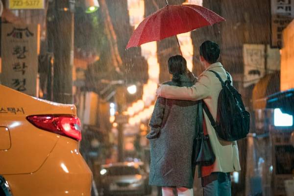 Romance sous la pluie